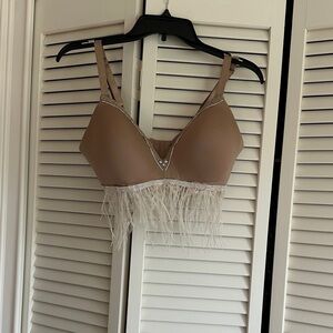 Ellen Tracy Tan Bra with Feather Detail never worn 36D